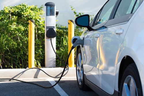 Auto mit Ladekabel